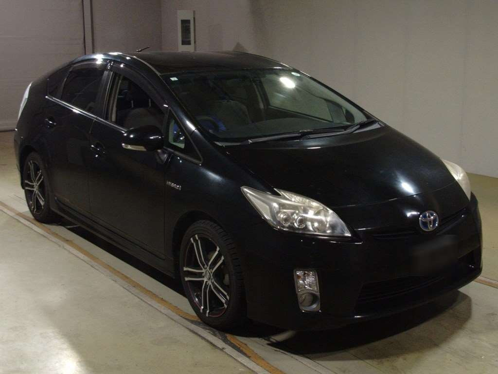 2011 Toyota Prius ZVW30[2]