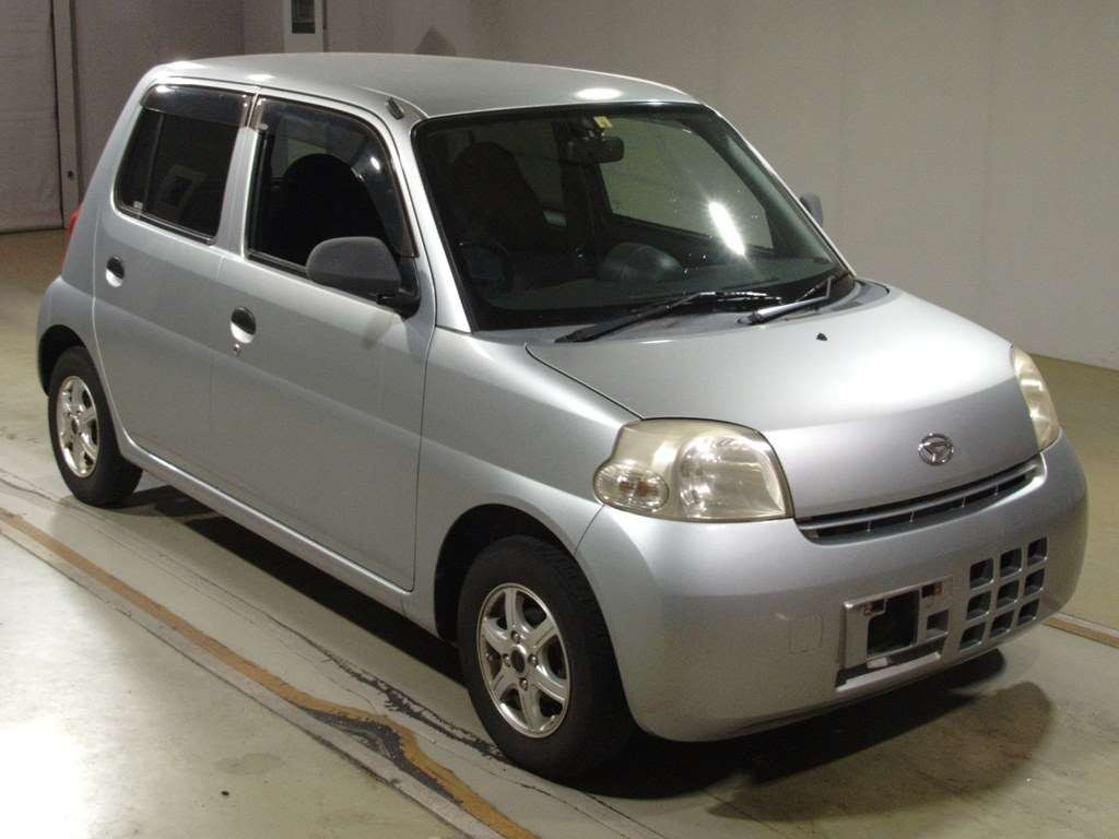 2010 Daihatsu Esse L235S[2]