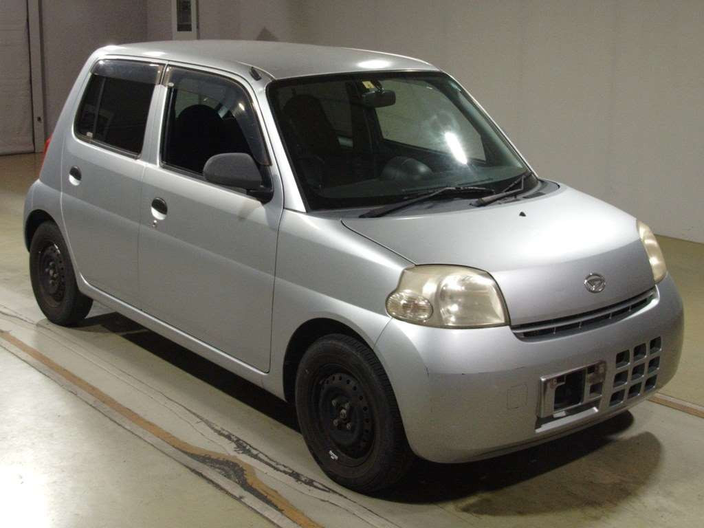 2010 Daihatsu Esse L235S[2]