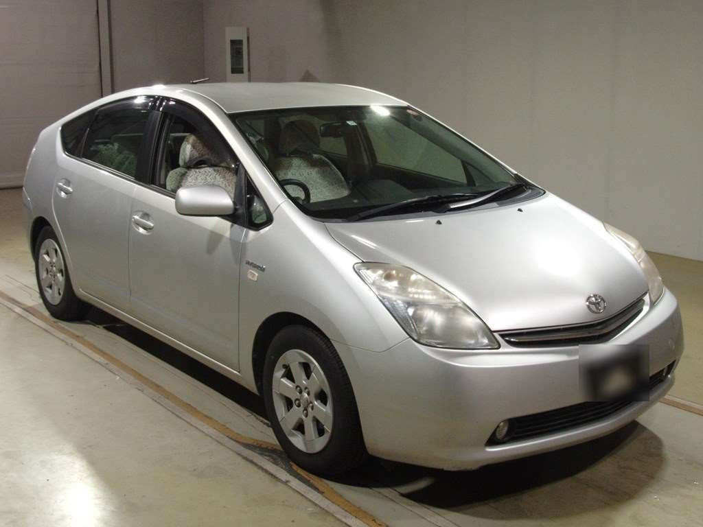 2005 Toyota Prius NHW20[2]