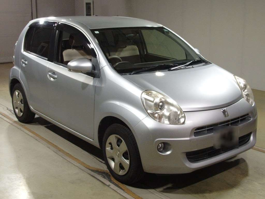 2013 Toyota Passo KGC30[2]