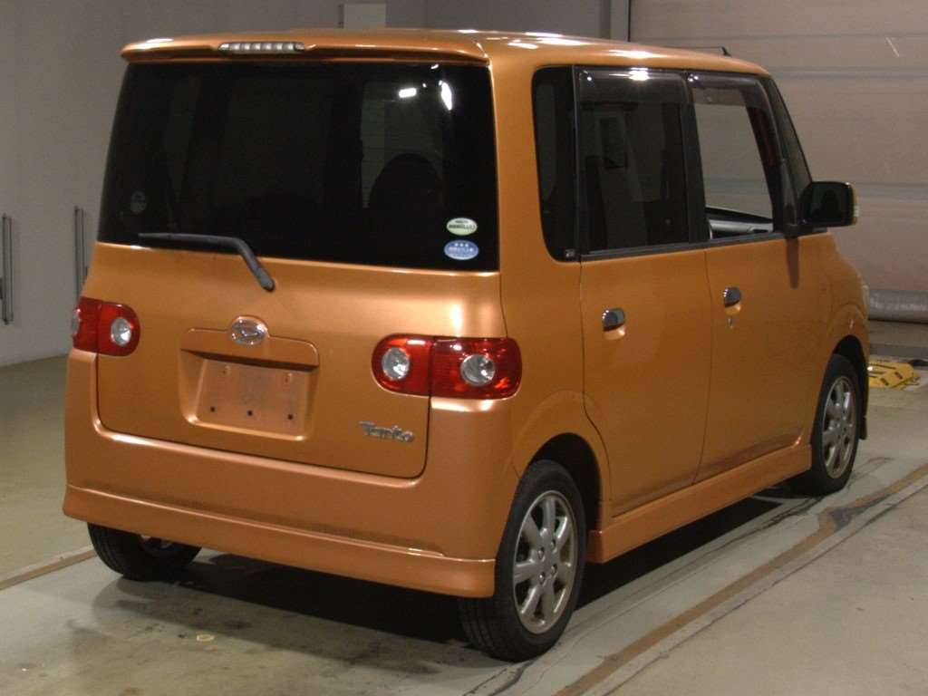 2007 Daihatsu Tanto L350S[1]