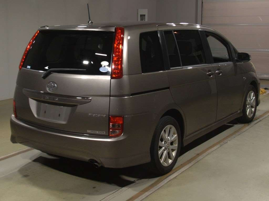 2007 Toyota Isis ANM10W[1]