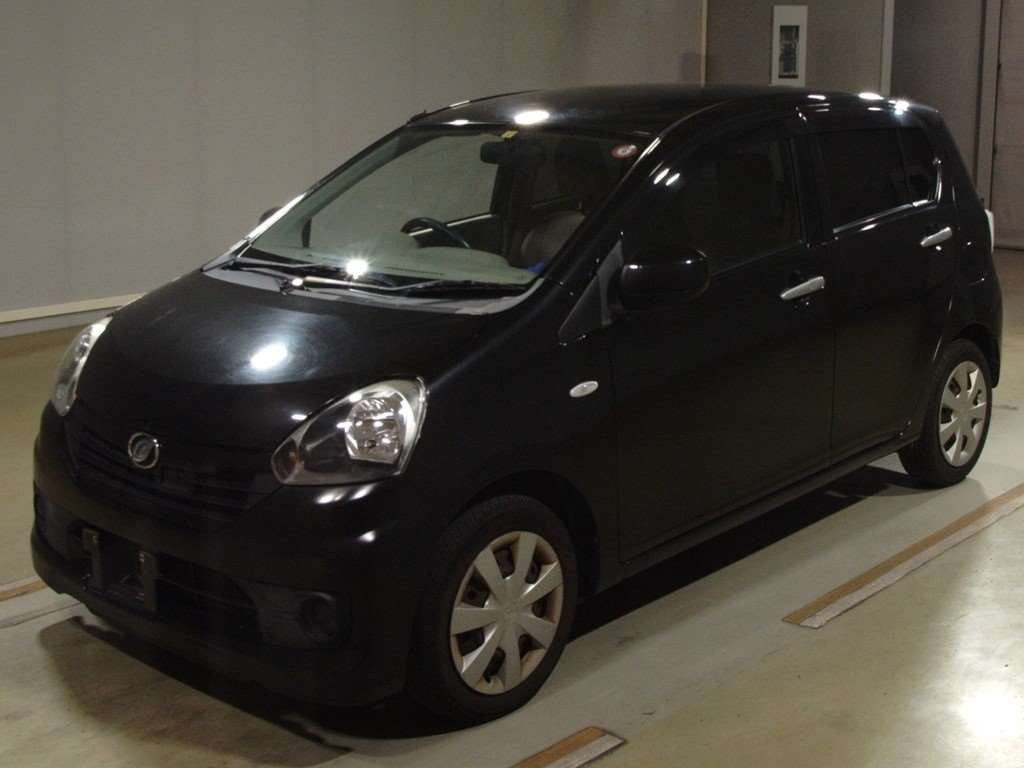 2016 Daihatsu Mira es LA300S[0]