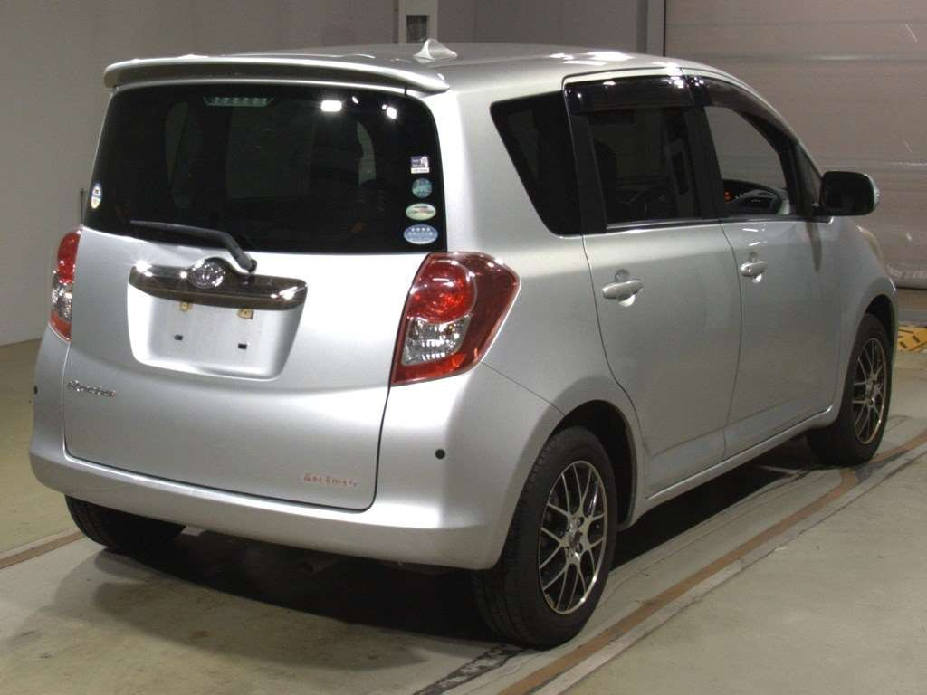 2008 Toyota Ractis NCP100[1]