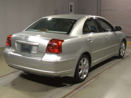 2004 Toyota Avensis