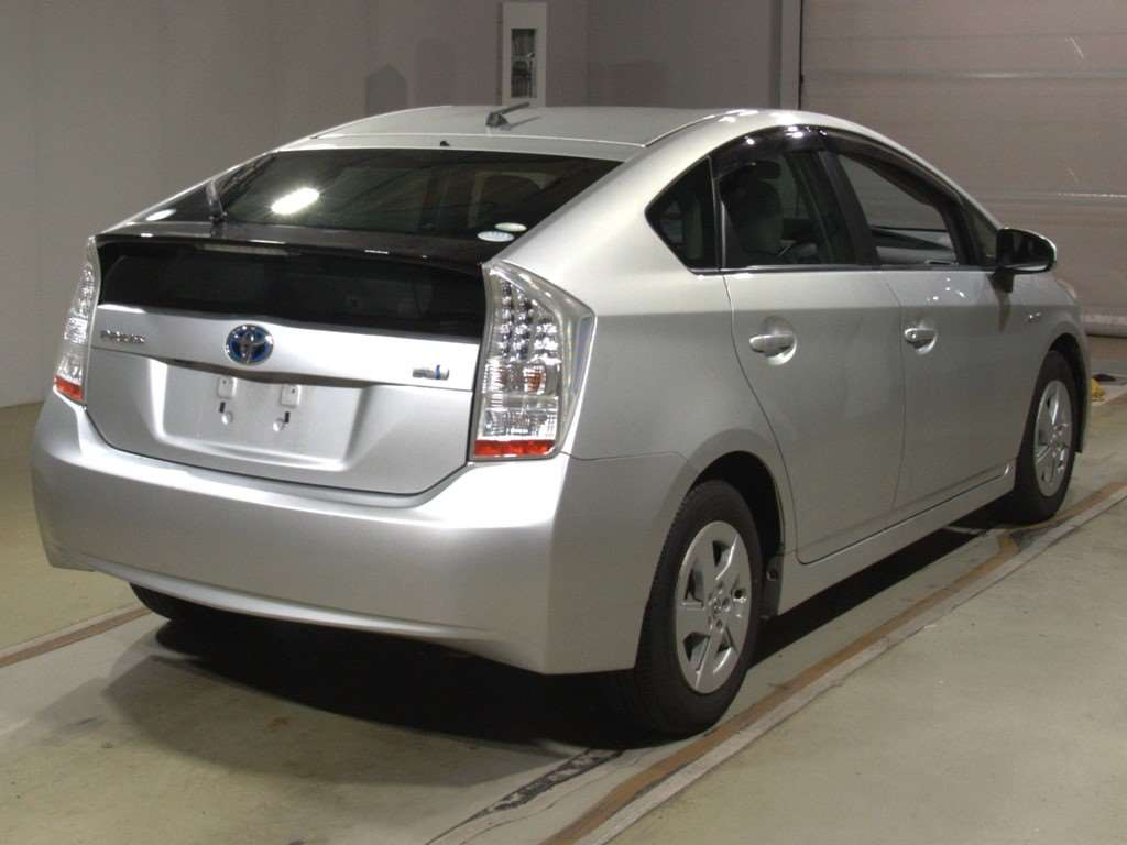 2010 Toyota Prius ZVW30[1]