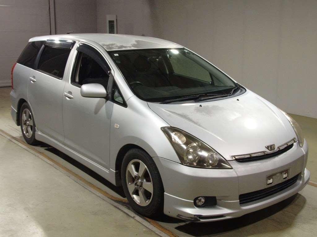 2003 Toyota Wish ZNE10G[2]