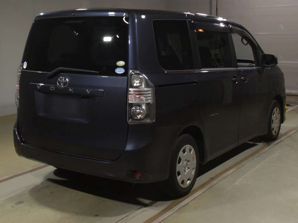 2007 Toyota Voxy ZRR70G[1]