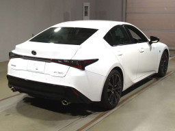 2022 Lexus IS