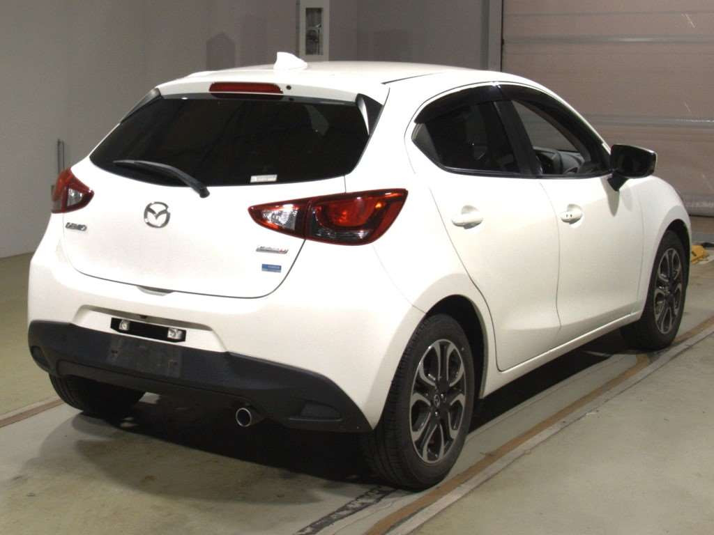 2016 Mazda Demio DJ5FS[1]