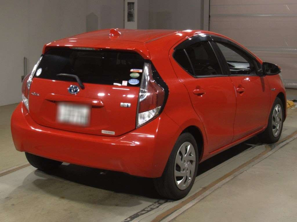 2015 Toyota Aqua NHP10[1]