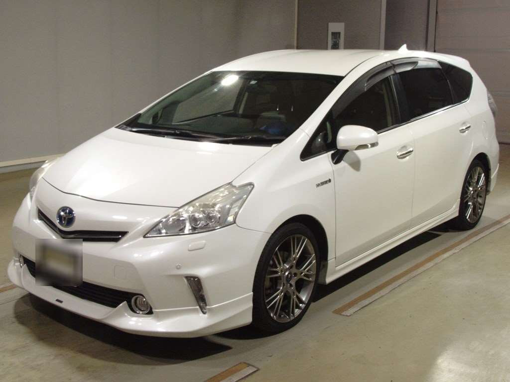 2013 Toyota Prius alpha ZVW41W[0]