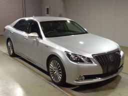 2014 Toyota Crown Majesta