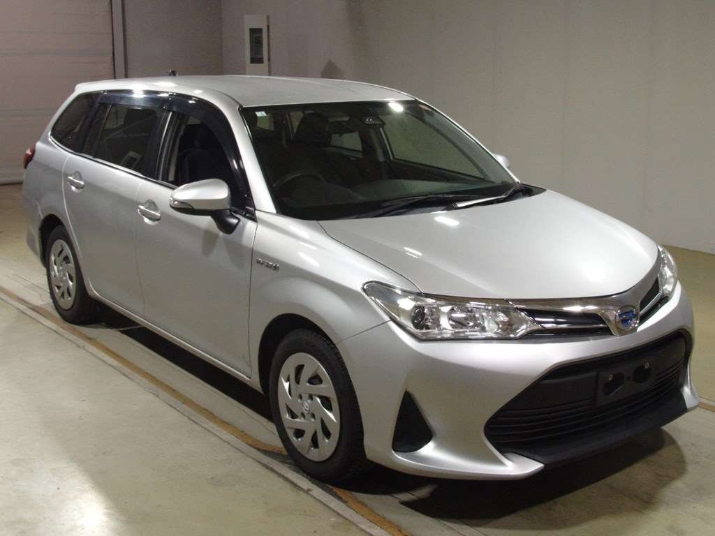 2018 Toyota Corolla Fielder NKE165G[2]