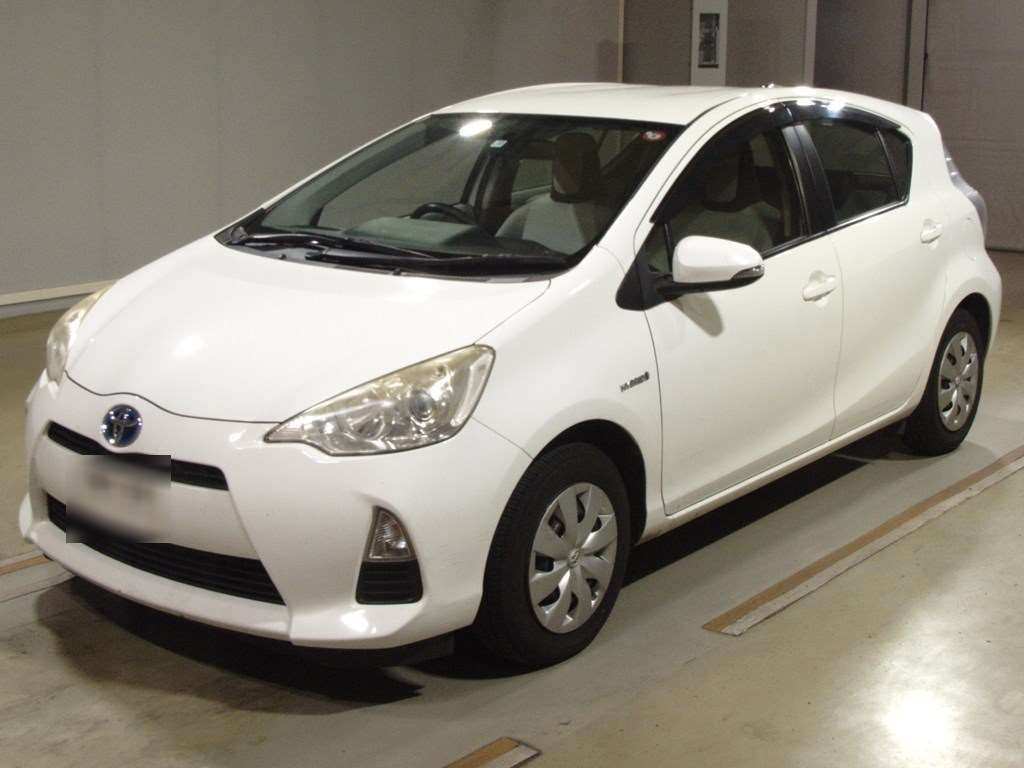 2013 Toyota Aqua NHP10[0]