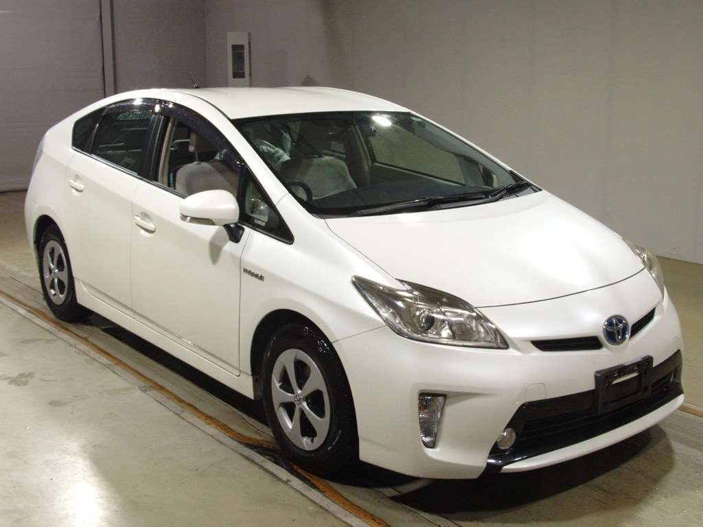 2014 Toyota Prius ZVW30[2]