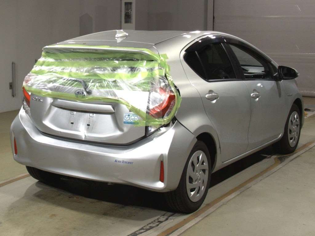 2017 Toyota Aqua NHP10[1]