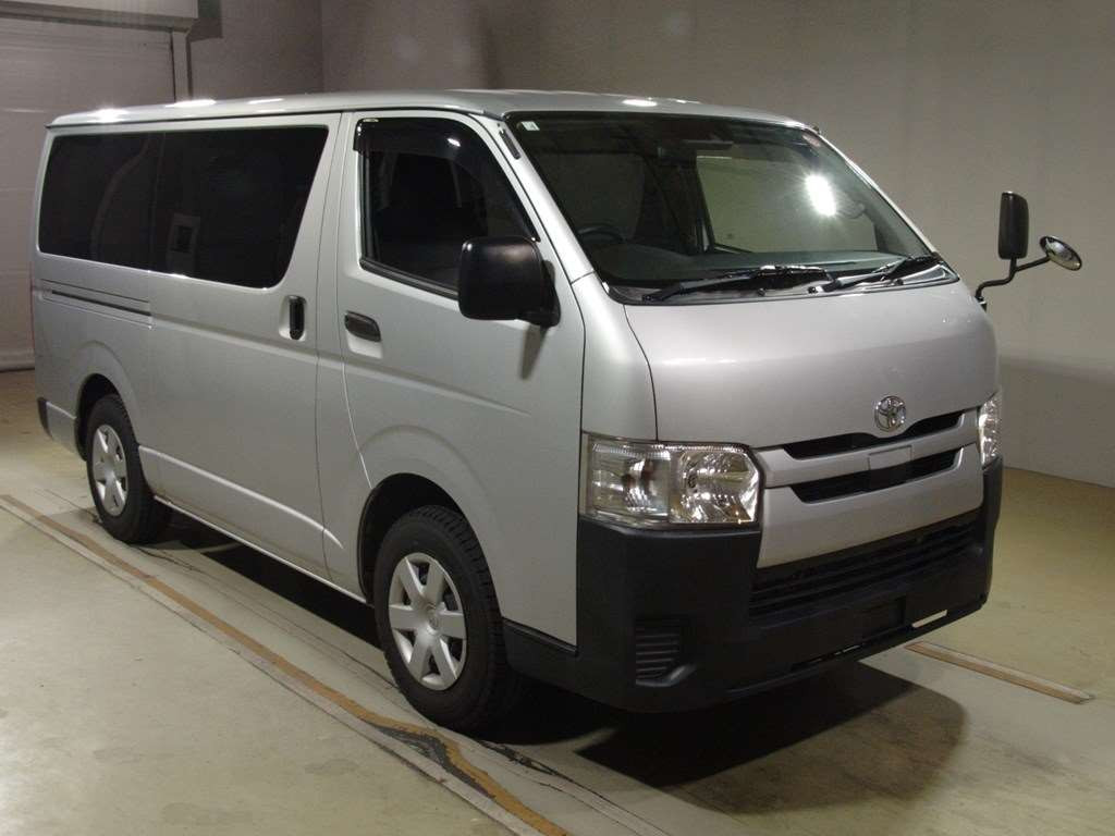 2019 Toyota Hiace Van TRH200V[2]