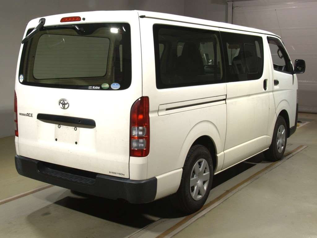 2018 Toyota Regiusace Van GDH201V[1]