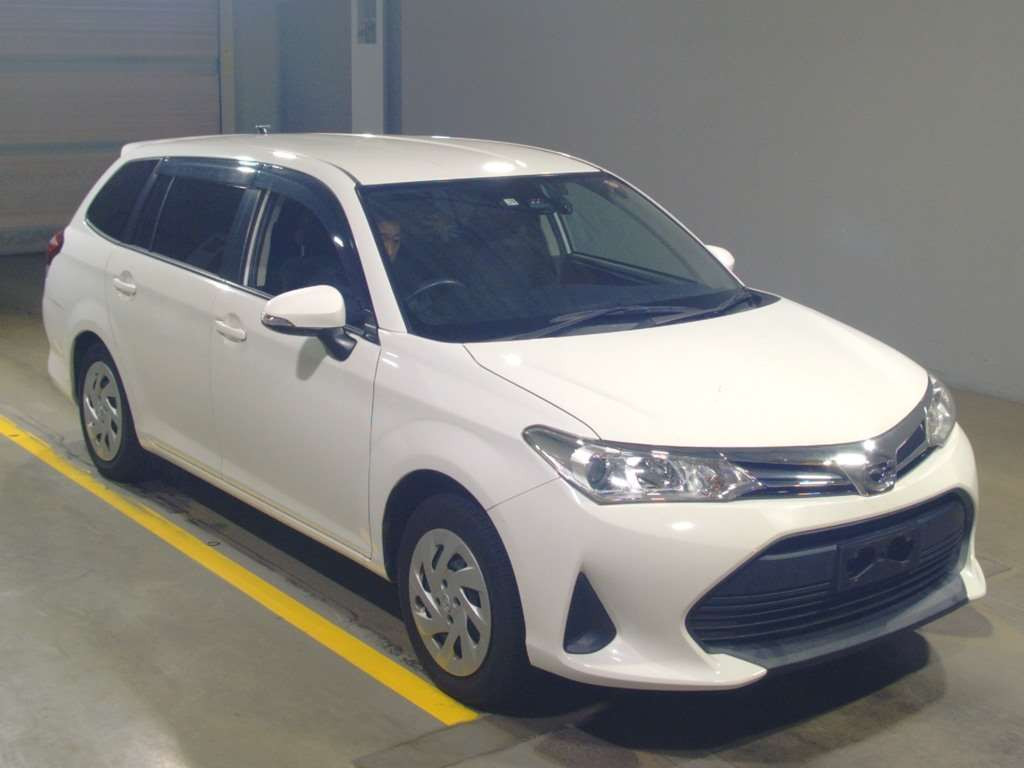 2017 Toyota Corolla Fielder NZE164G[2]