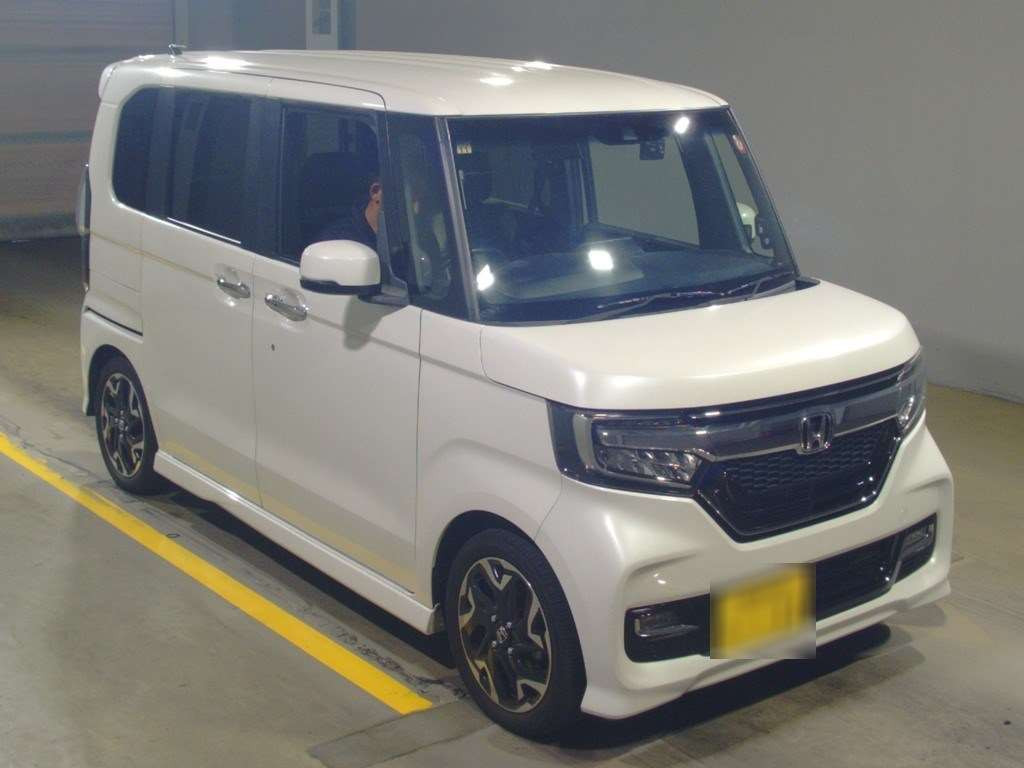 2018 Honda N-BOX CUSTOM JF3[2]