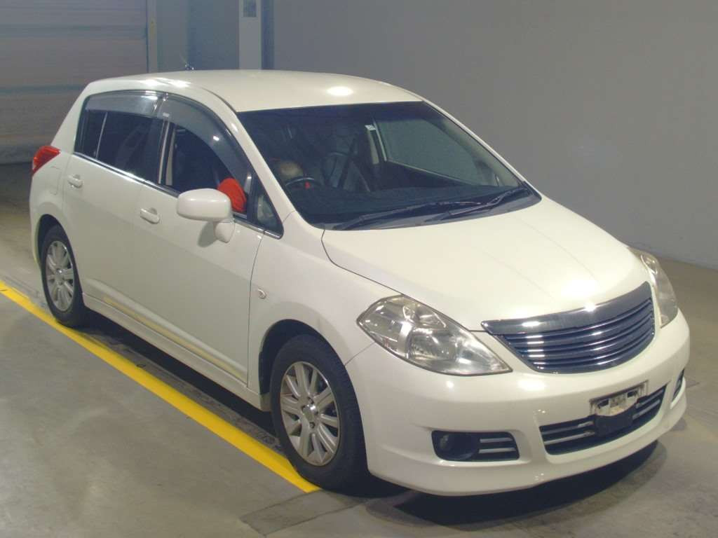 2009 Nissan Tiida C11[2]