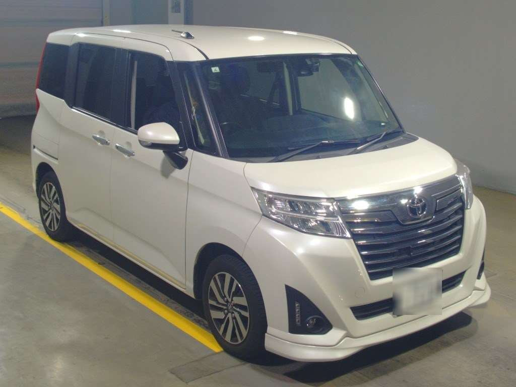 2017 Toyota Roomy M900A[2]