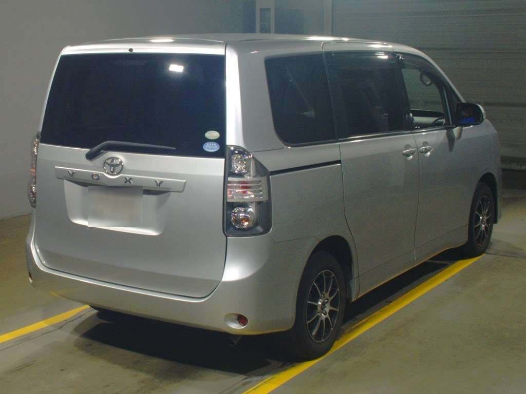 2009 Toyota Voxy ZRR70G[1]