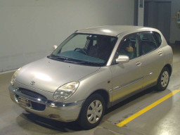 2001 Toyota Duet