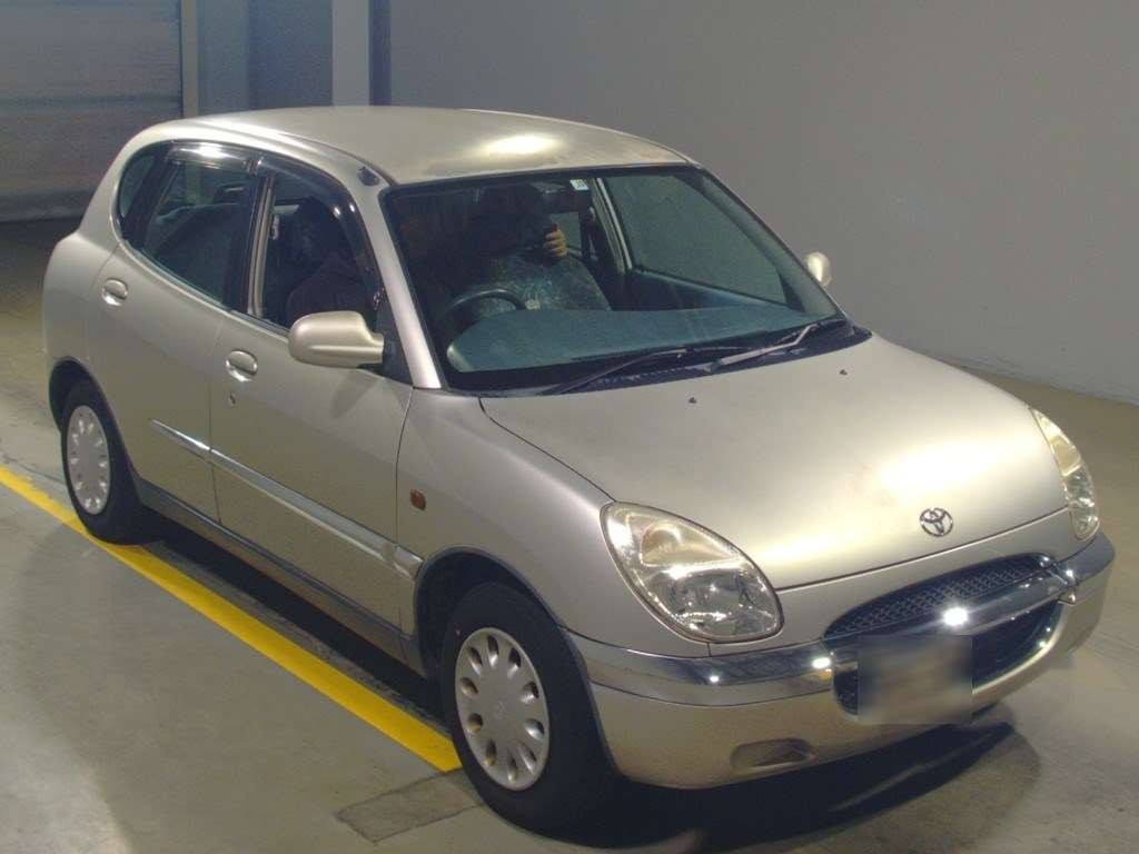 2001 Toyota Duet M100A[2]