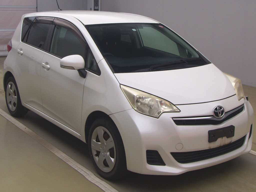 2011 Toyota Ractis NSP120[2]