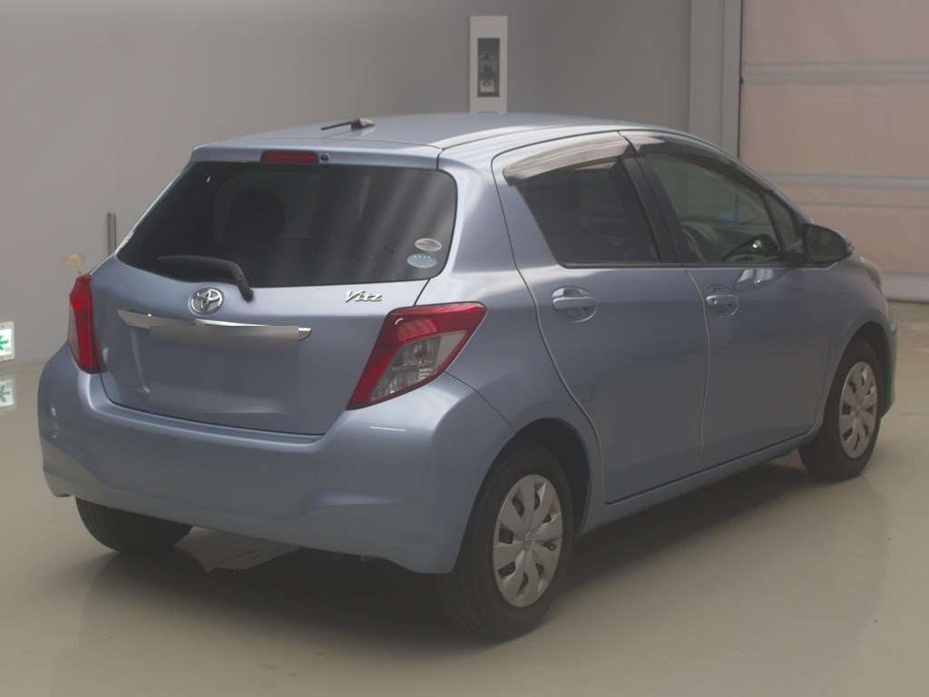 2011 Toyota Vitz KSP130[1]