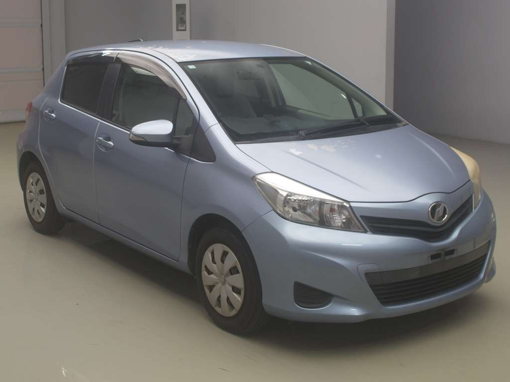 2011 Toyota Vitz KSP130[2]