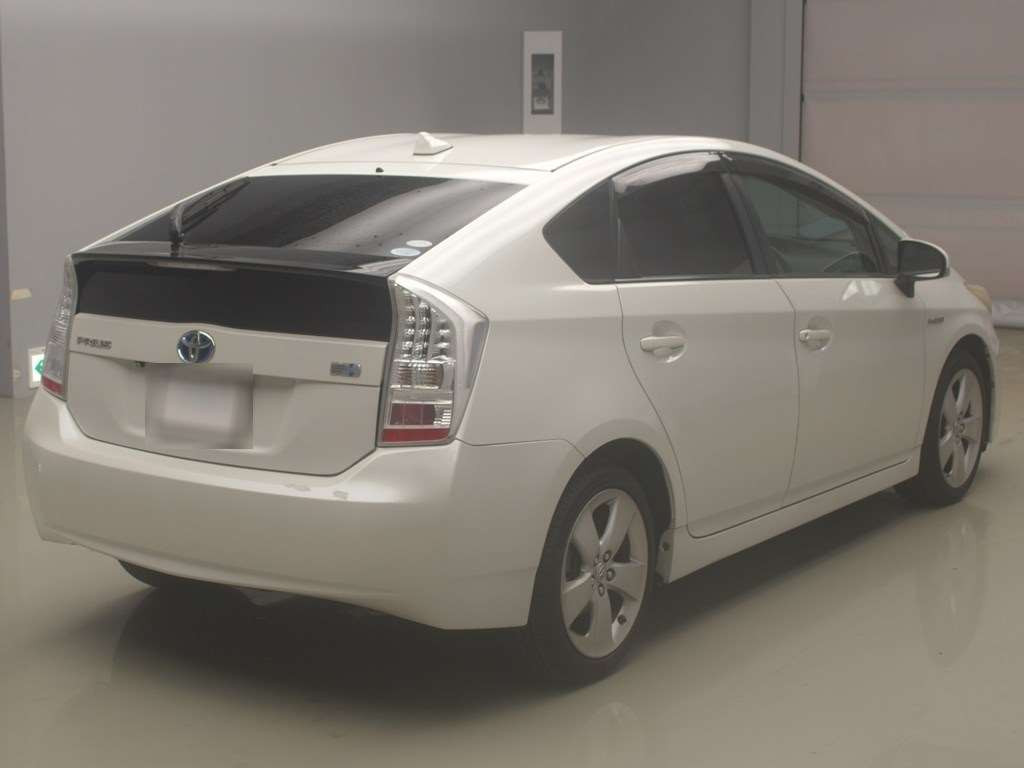 2010 Toyota Prius ZVW30[1]