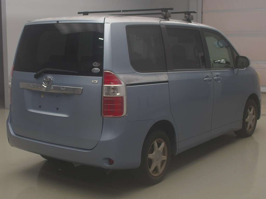 2008 Toyota Noah ZRR70G[1]