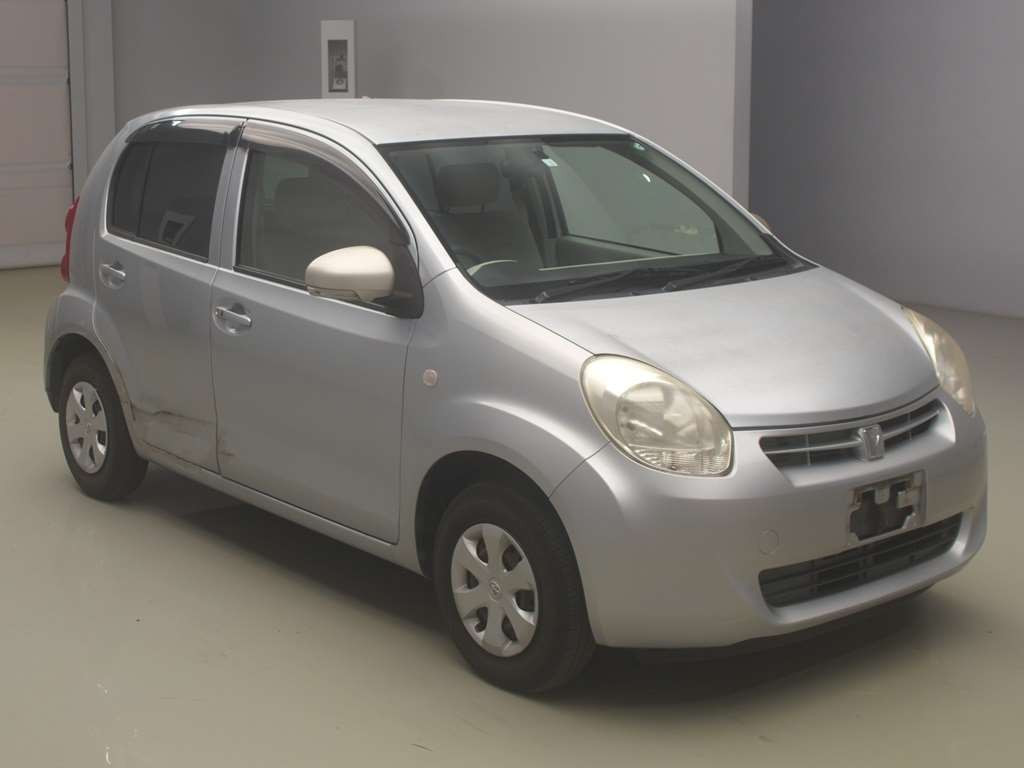 2011 Toyota Passo KGC30[2]