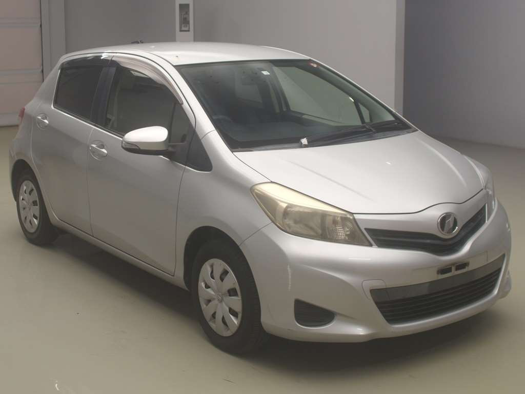 2012 Toyota Vitz KSP130[2]