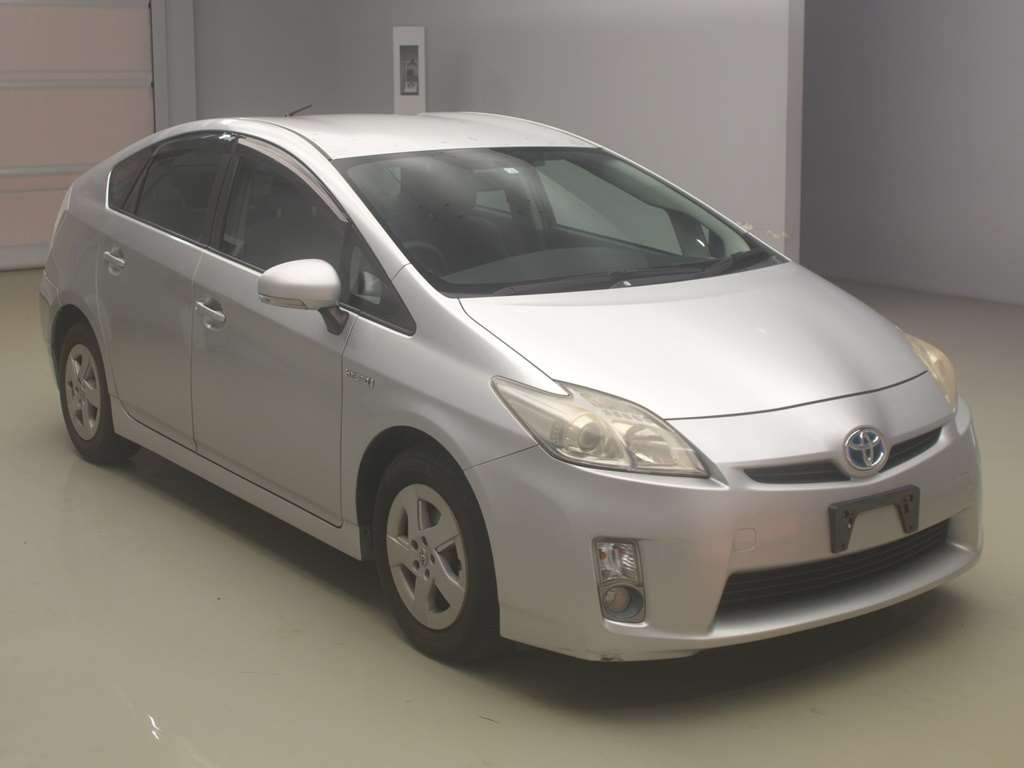 2011 Toyota Prius ZVW30[2]