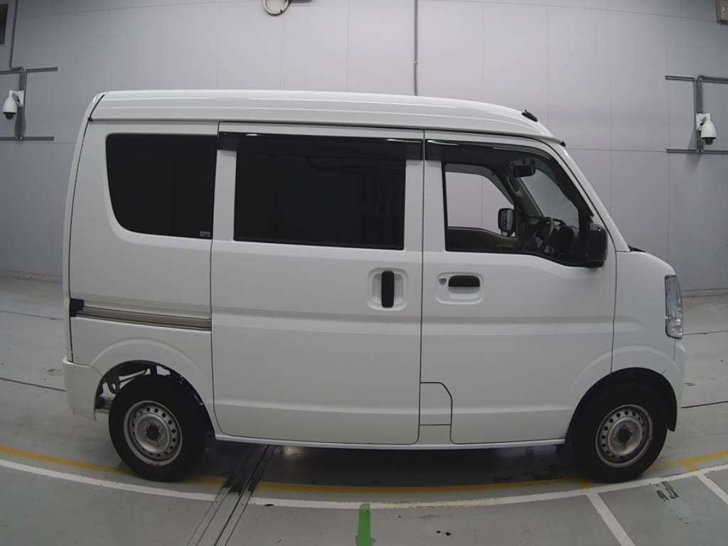 2023 Nissan NV100 Clipper DR17V[2]