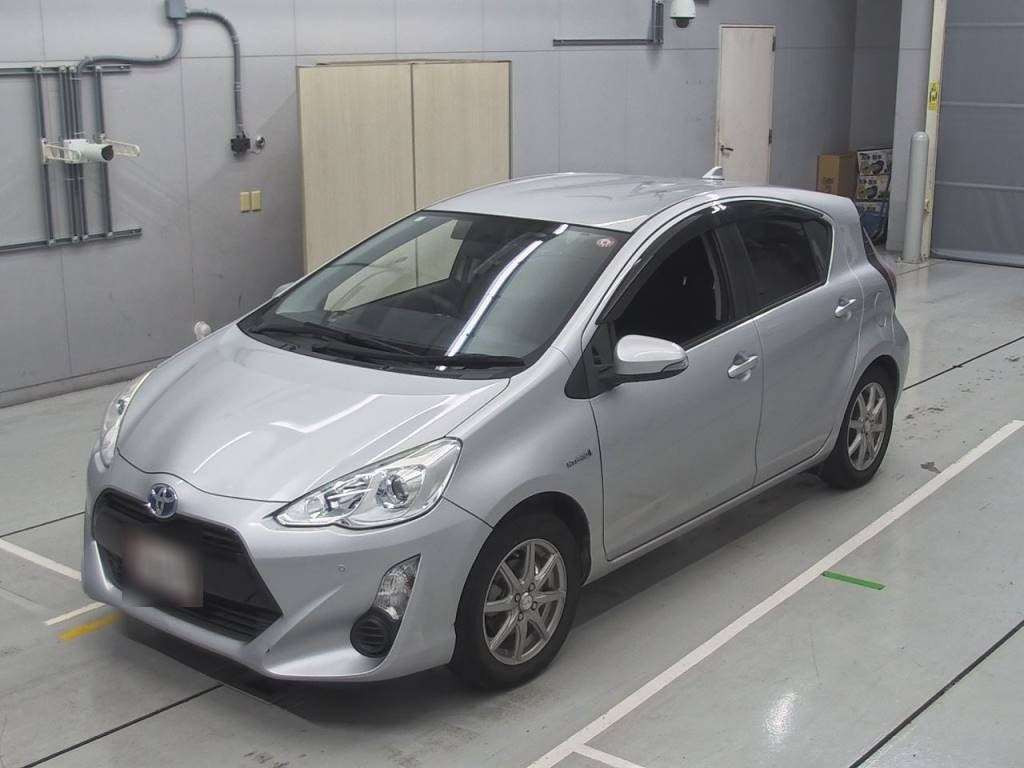 2015 Toyota Aqua NHP10[0]