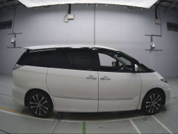 2015 Toyota Estima