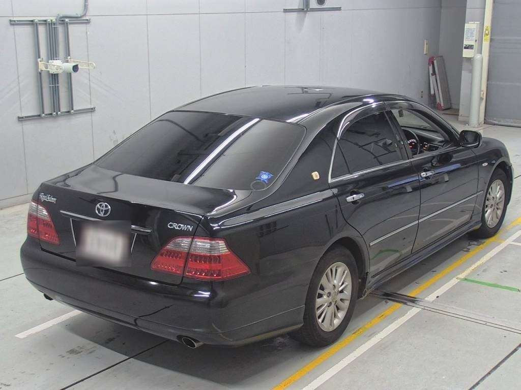 2005 Toyota Crown GRS180[1]