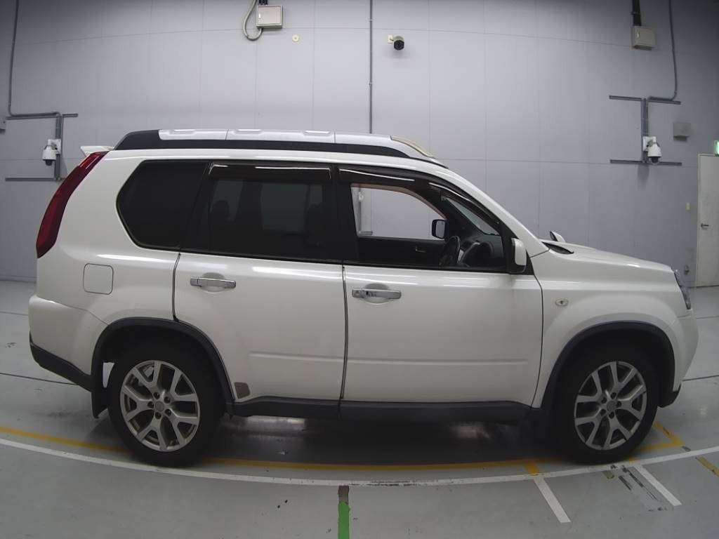 2012 Nissan X-Trail DNT31[2]