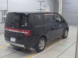 2012 Mitsubishi Delica D5