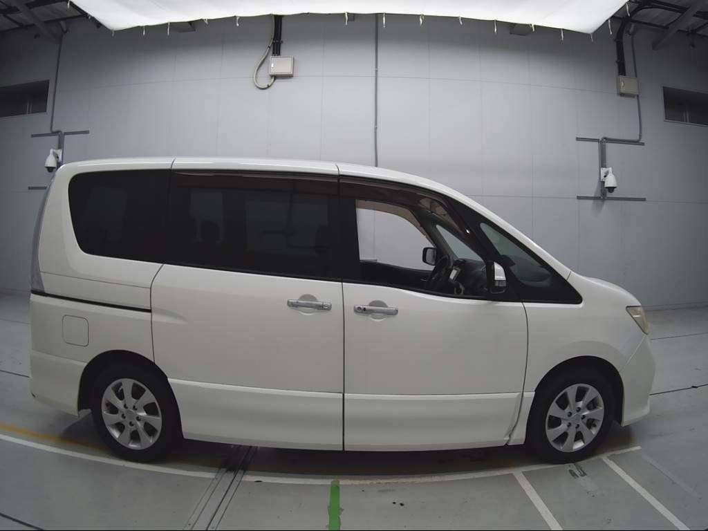 2011 Nissan Serena FC26[2]