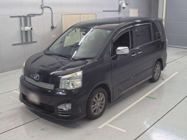 2013 Toyota Voxy