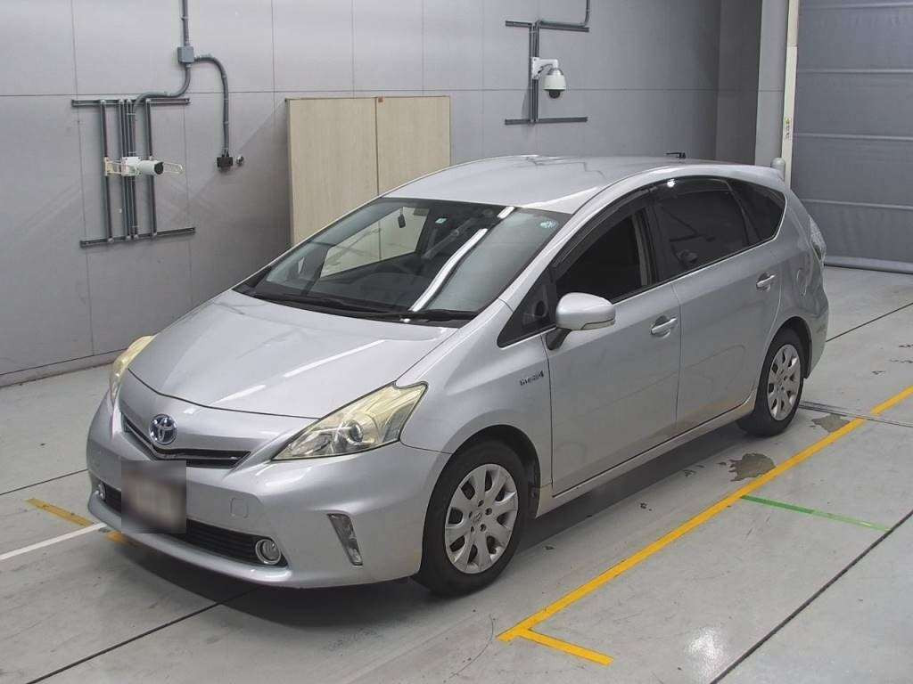 2013 Toyota Prius alpha ZVW41W[0]