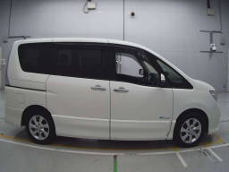 2013 Nissan Serena