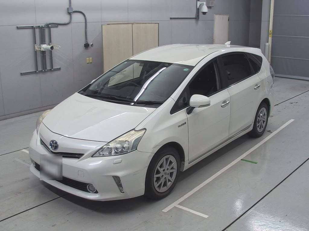 2013 Toyota Prius alpha ZVW41W[0]